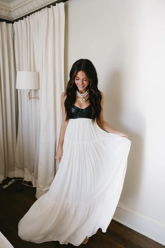 Blakely Maxi Dress - Ivory Trendy Printed Maxi Dress