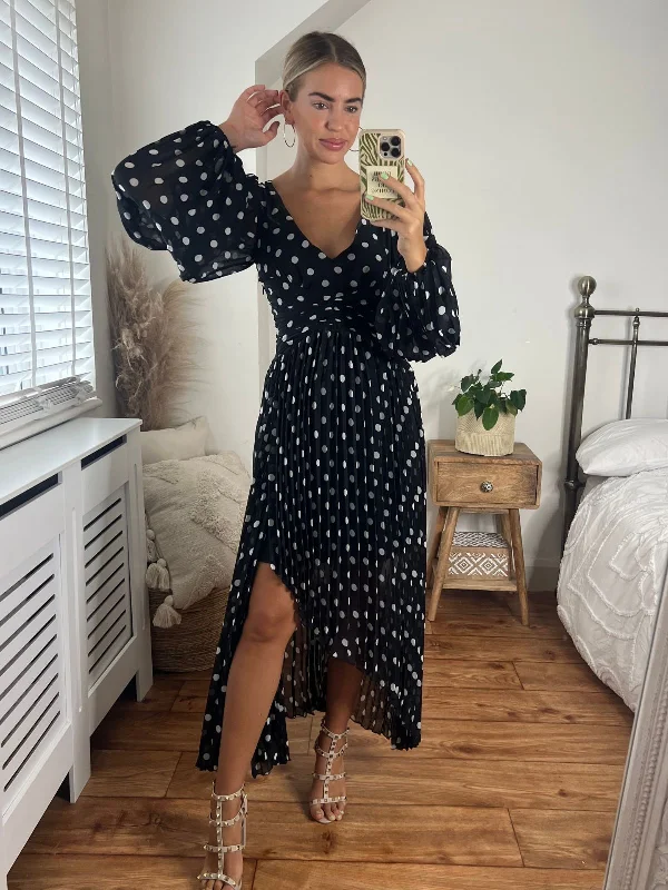 Toni Long Sleeved Pleated Maxi Dress / Mono Spot Trendy A-Line Maxi Dress