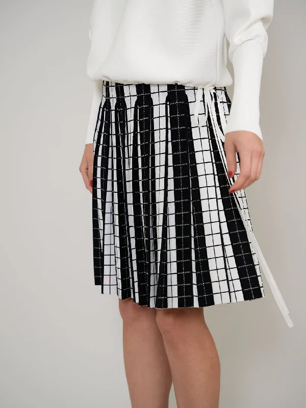 Black and White Pleated Skirt corduroy skirt durable