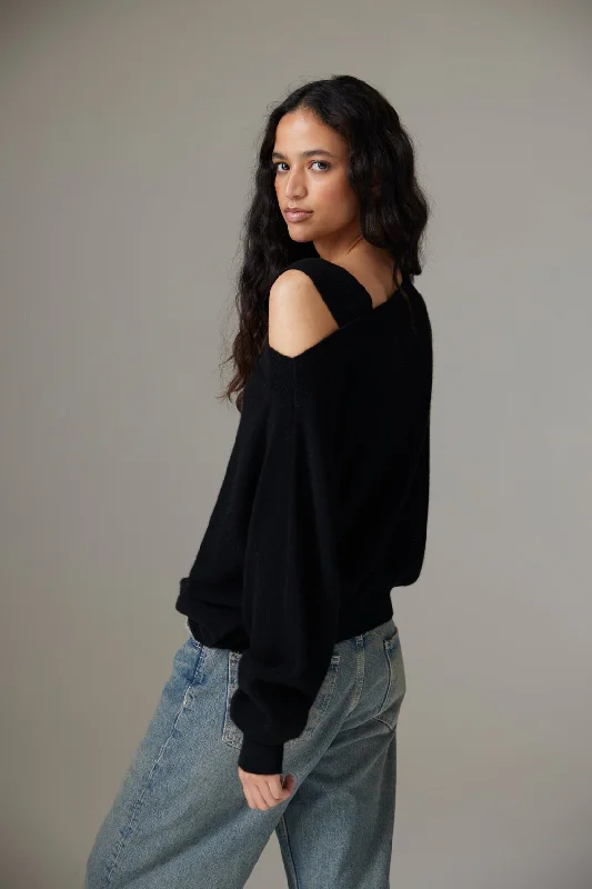 COLORUSH Margot Boat Neck Cashmere Sweater / Black Fitted Slim Tailored